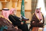 نائب أمير منطقة مكة المكرمة يستقبل أبناء الفقيد آل غالب رحمه الله