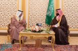 ولي العهد يستعرض مع رئيس مجلس الوزراء البحريني التطورات في المنطقة