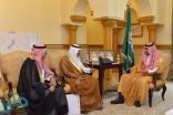 الأمير بدر بن سلطان يستقبل رئيس منتدى الإدارة والأعمال