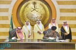 الأمير خالد الفيصل والدكتور الربيعة يشهدان توقيع اتفاقية بين الإمارة ومركز الملك سلمان للإغاثة