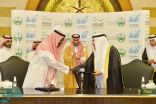 الأمير بدر بن سلطان يشهد توقيع مذكرتي تفاهم بين جمعية “أصدقاء” مع جامعة جدة وغرفة مكة