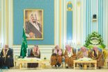 خادم الحرمين يستقبل الأمراء ومفتي عام المملكة والعلماء وجمعاً من المواطنين