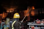 «مدني جدة» يسيطر على حريق المجمع التجاري بحي الصفا