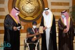 أمير مكة يكرّم لاعب المنتخب السعودي لألعاب القوى عبدالرحمن القرشي