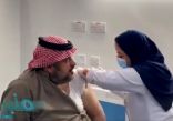شاهد.. الأمير عبدالرحمن بن مساعد يتلقى الجرعة الأولى من لقاح كورونا