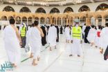 “شؤون الحرمين” تستقطب 132 متطوعاً لخدمة المصلين بالمسجد الحرام