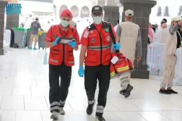 هيئة الهلال الأحمر السعودي تُكثّف جاهزيتها الإسعافية في المسجد الحرام ليوم الجمعة