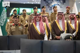 الأمير عبدالعزيز بن سعود وزير الداخلية رئيس لجنة الحج العليا يقف على سير عمل مركز القيادة والسيطرة لأمن الحج ويتابع الاستعداد لتنفيذ خطط تصعيد الحجاج إلى عرفات