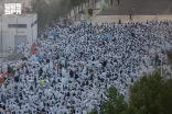 حجاج بيت الله الحرام ينفرون من عرفات إلى مزدلفة