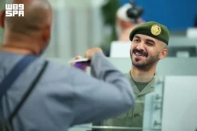 جوازات مطار الملك خالد تنهي إجراءات مغادرة ضيوف الرحمن