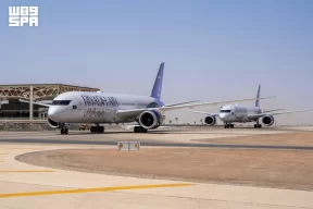 طيران الرياض يعلن وصول أول طائرتين في أسطوله الجديد من طراز بوينج 787-9 دريملاينر إلى مطار الملك خالد الدولي مخصصتين للرحلات التجارية
