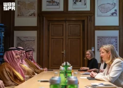 سمو وزير الخارجية يلتقي وزيرة خارجية النمسا