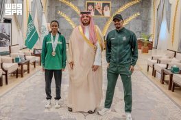 محافظ الطائف يكرّم اللاعبة مريم محجب لإنجازها في البطولة العربية لألعاب القوى