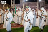 “فن العرضة” بالباحة.. لوحة إبداعية تجسد ثراء وتنوّع الموروث الشعبي