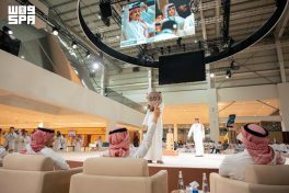 بيع 3 صقور في الليلة التاسعة لمنصة المزاد الدولي لمزارع إنتاج الصقور 2026