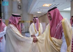 الأمير عبدالعزيز بن سعود يلتقي عددًا من المتقاعدين من منسوبي وزارة الداخلية