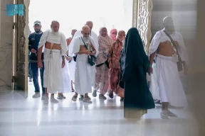 طلائع حجاج بيت الله الحرام يصلون إلى البيت العتيق وسط منظومة خدمات متكاملة