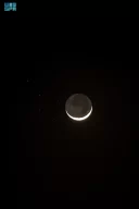 اقتران الثريا بالقمر يعلن دخول “أقران الثالث” ودلالة اقتراب انتهاء الربيع لدى أهل البادية