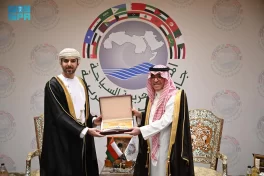 المنظمة العربية للسياحة تمنح سلطان عُمان قلادة السياحة العربية من الطبقة الممتازة