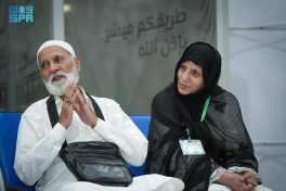 محمد وزوجته.. حكاية 20 عامًا تلبس الحلم ثوب الإحرام عبر مبادرة طريق مكة