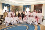 أمير مكة يكرّم عددًا من ضباط وأفراد مكافحة المخدرات بمحافظة جدة
