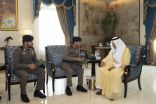 أمير مكة يستقبل مديري الشرطة والجوازات بالمنطقة
