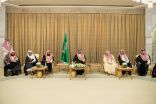 نائب أمير مكة يستقبل عددًا من المشائخ وأئمة وخطباء المسجد الحرام وقادة القطاعات الأمنية بالمنطقة