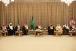 نائب أمير مكة يستقبل عدداً من العلماء والمشائخ ومديري الجهات الحكومية