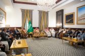 الأمير سعود بن مشعل يستقبل رؤساء مجالس الغرف الإسلامية المشاركين في منتدى مكة للحلال