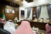 نائب أمير مكة يرأس اجتماعًا بحضور وزير البيئة وعدد من مسؤولي وقيادات الوزارة