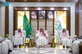 الأمير عبدالعزيز بن سعود يلتقي كبار المسؤولين في وزارة الداخلية والقطاعات الأمنية