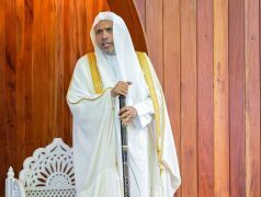 أمين عام رابطة العالم الإسلامي يلقي أول خطبة جمعة في جامع الرحمن عقب افتتاحه الرسمي بنيوزيلندا