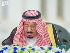 خادم الحرمين الشريفين يرأس جلسة مجلس الوزراء في جدة