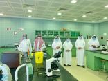رئيس جامعة الباحة يتفقد الكليات في المدينة الجامعية