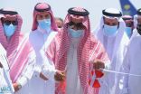 تدشين مبادرة استقبال المصطافين القادمين إلى مطار الملك سعود بالهدايا والورود والفواكه الموسمية