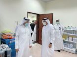محافظ محايل يتفقد مقر مركز الرعاية الصحية المؤقت في بحر أبو سكينة