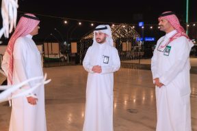 مدير مكتب البيئة والمياه والزراعة يزور الخيمة الرمضانية بالقنفذة