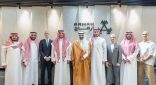 وزير الاتصالات وتقنية المعلومات يزور أرماح الرياضية ويطلع على مبادراتها في التحول الرقمي