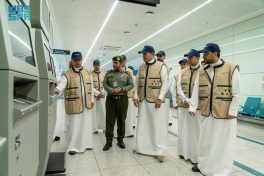 وزير النقل والخدمات اللوجستية يقف على اكتمال حركة مناقلة الصالات في مطار الملك خالد الدولي ويتفقد انسيابية حركة السفر خلال شهر رمضان