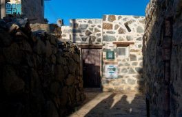 بالطين والحجر.. مشروع الأمير محمد بن سلمان لتطوير المساجد التاريخية يطوّر مسجد صدر إيد بالنماص