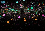 “بريليانس أوف ذي سولز”.. تركيب فني مبهر لفنانة يابانية وسط أحياء العُلا