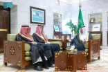 نائب أمير منطقة الرياض يتسلّم التقرير السنوي لصندوق الشهداء والمصابين والأسرى والمفقودين