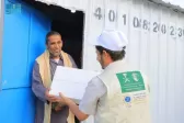 مركز الملك سلمان للإغاثة يوزع 3.000 كرتون تمر في مديرية الوادي بمحافظة مأرب