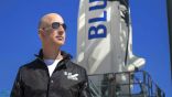 جيف بيزوس يستعد لأول رحلة لشركة “بلو أوريجن” إلى الفضاء