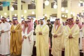نائب أمير منطقة الرياض يؤدي صلاة الميت على صاحب السمو الملكي الأمير الوليد بن خالد بن طلال بن عبدالعزيز