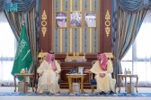 الأمير عبدالعزيز بن سعود يلتقي أمير منطقة المدينة المنورة
