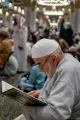 جهود مكثفة تواكب جموع المصلين في المسجد النبوي مع دخول العشر الأواخر من رمضان
