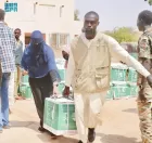 مركز الملك سلمان للإغاثة يوزّع 1.200 سلة غذائية في محلية كرري بولاية الخرطوم في السودان