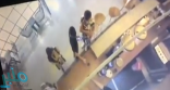 بالفيديو: مشهد غريب داخل مقهى بالكويت وثقته كاميرا المحل.. شاب يطلب كوب “قهوة”..شاهد ماذا حدث!