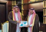 سمو أمير منطقة الباحة يستقبل مدير عام التعليم بالمنطقة ويتسلم عددًا من تقارير الأعمال المنجزة